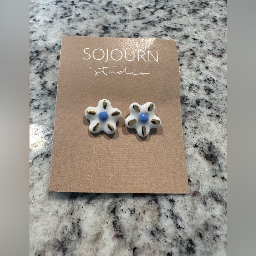 Sojourn Studio Daisy Stud Earrings | Handmade Floral Ceramic Style Earrings